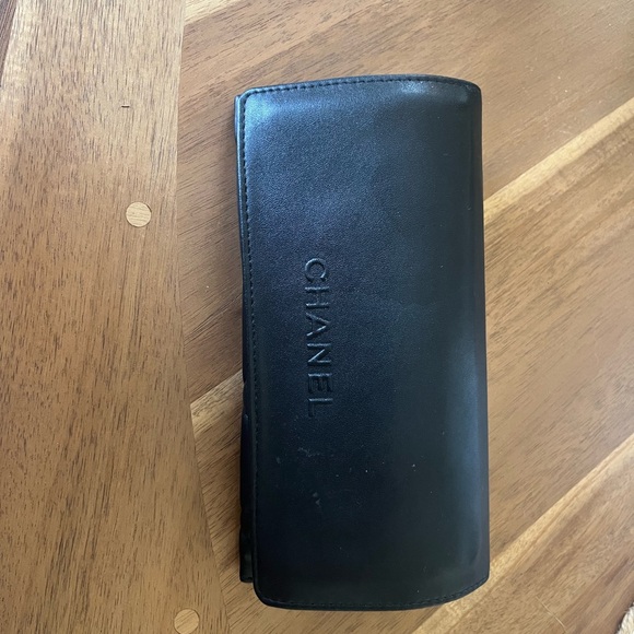 CHANEL Black and Gold Sunglasses - Picture 6 of 7